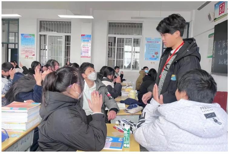 技能点亮人生 ，技术振兴家乡 ——安徽丹外信息工程学校进校园开展“职业启蒙”教育活动